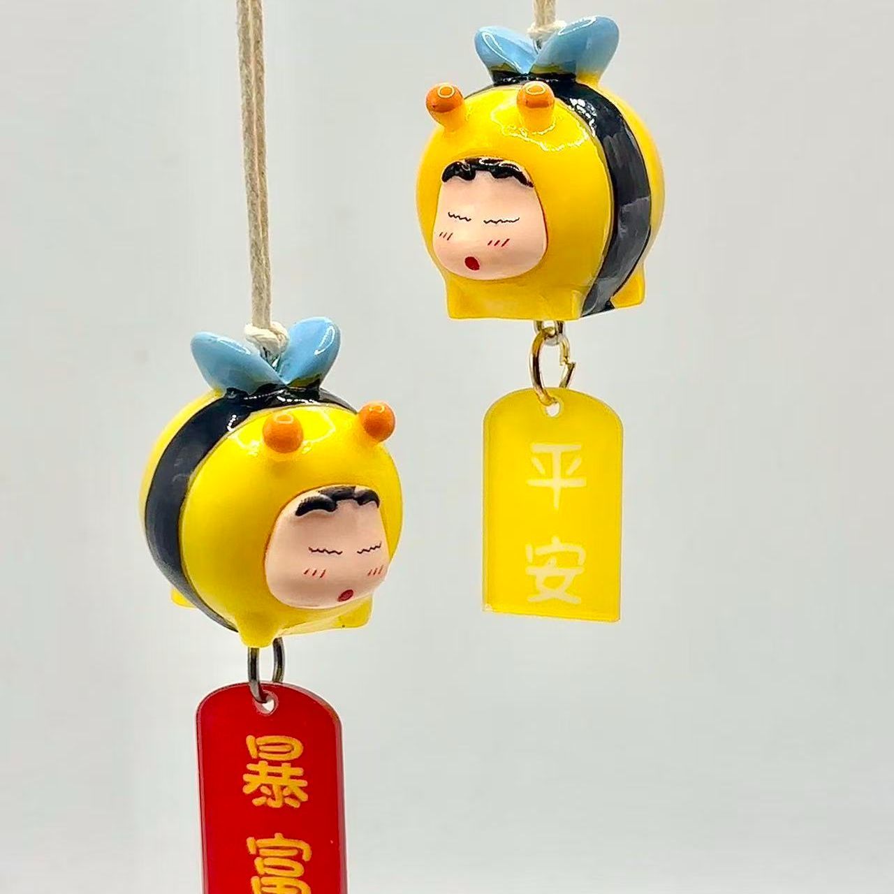 Car Accessories Hanging - 짱구는 못말려 꿀벌 코스프레 피규어 자동차